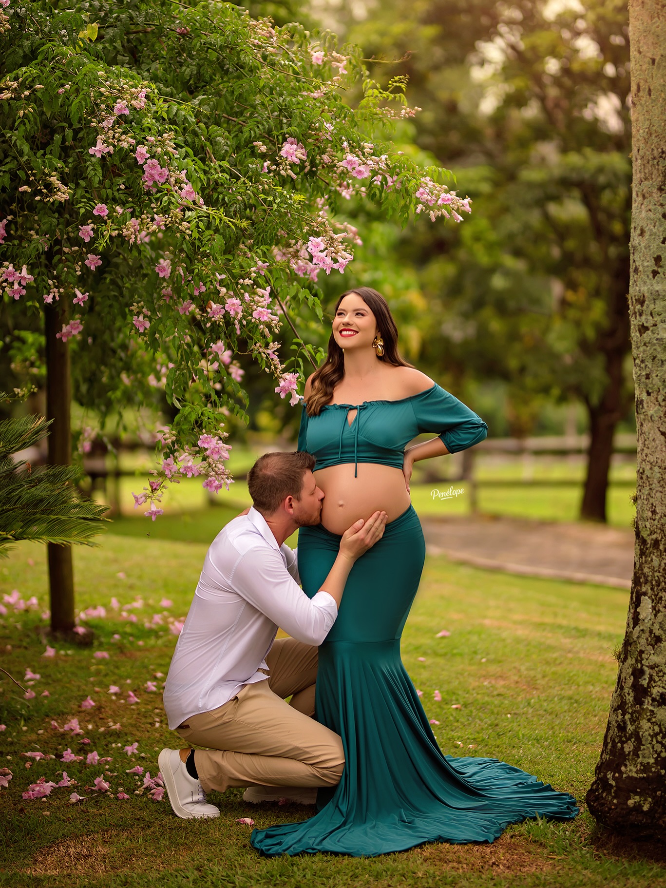 Gestante Verde com Flores Rosa Casal
