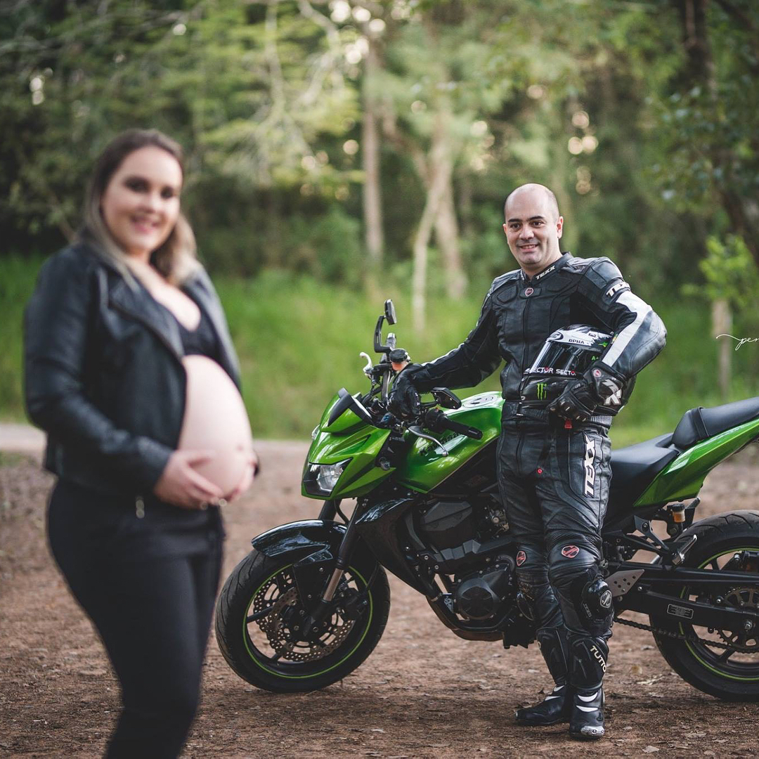 Gestante Preto com Moto Casal 2